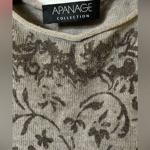 Size 8 knit top. Tan/ Gray Very soft. Viscose Wool blend Euro Brand EUC Fits 10